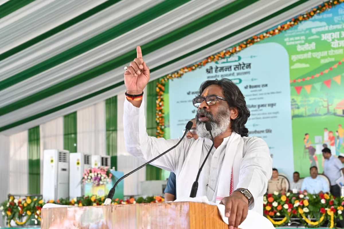 हेमंत सोरेन का हिमंत सरमा से सवाल, असम में रह रहे झारखंड के आदिवासियों को एसटी का दर्जा क्यों नहीं दिया?